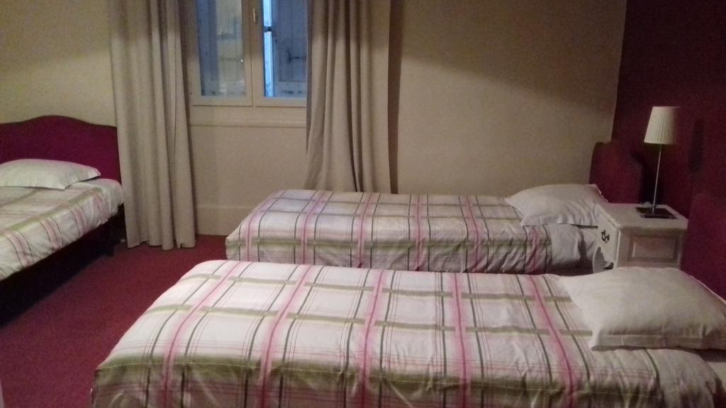 Hotel Emma Calve ミヨー エクステリア 写真