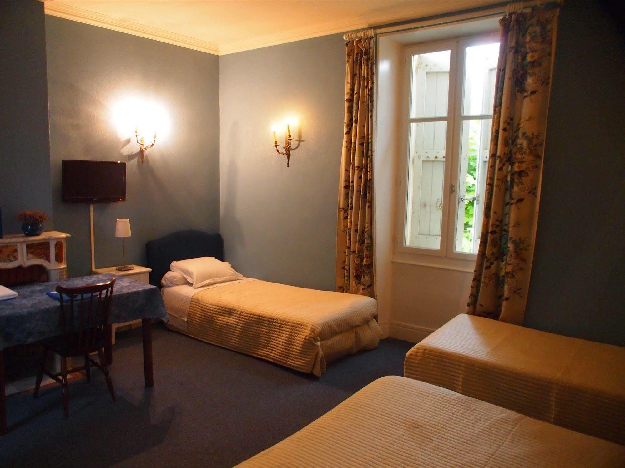 Hotel Emma Calve ミヨー エクステリア 写真