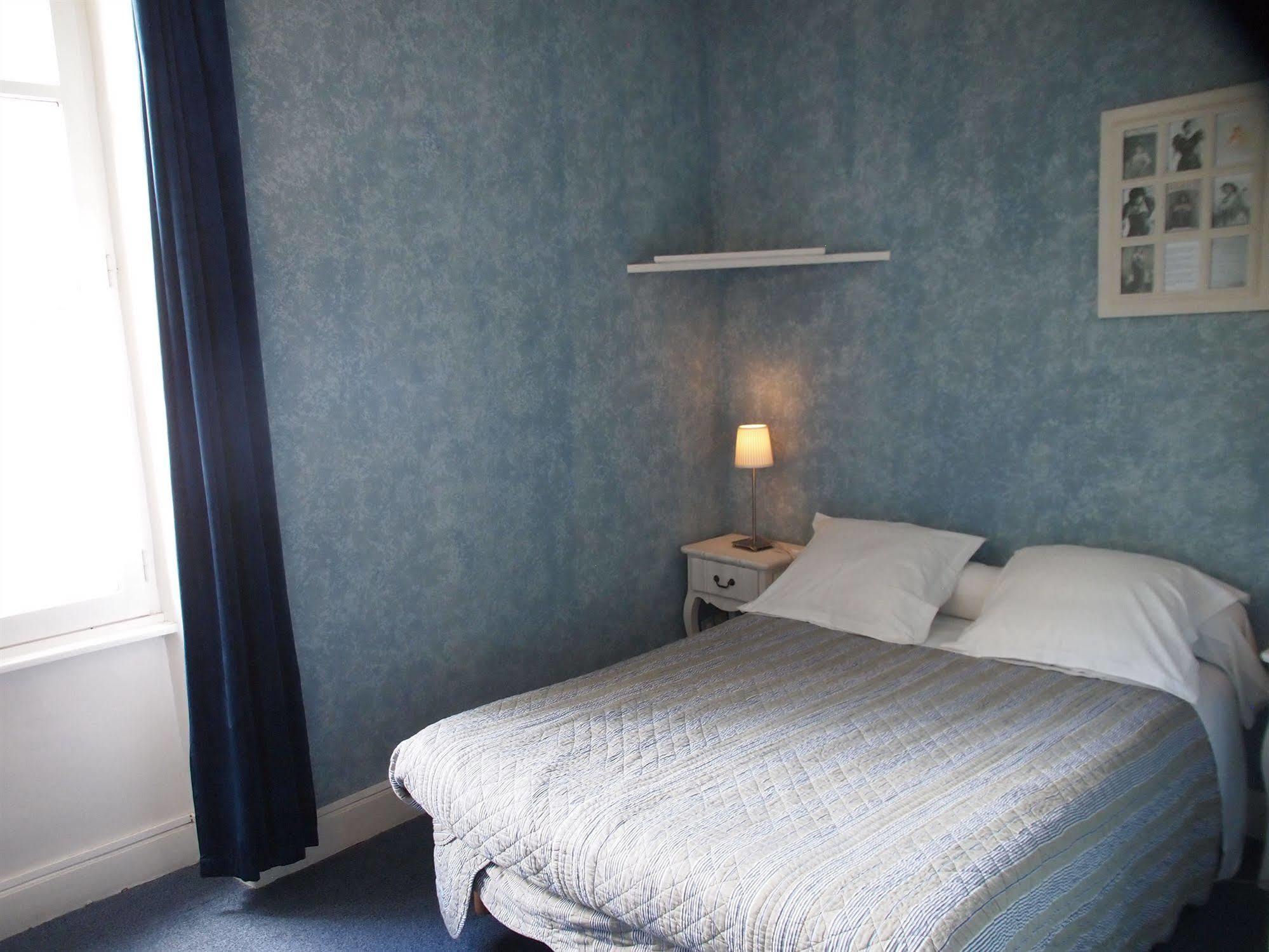 Hotel Emma Calve ミヨー エクステリア 写真
